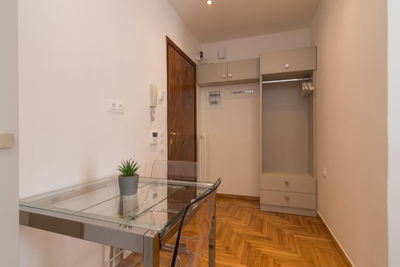 Elegant Studio In Athens B Exterior photo